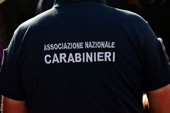 Genova, carabiniere morso a orecchio da un cane: 20 punti di sutura al Santa Corona