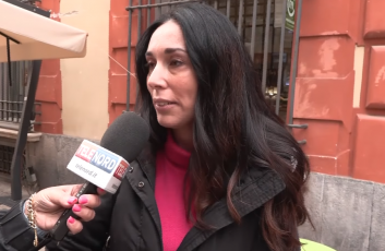 Genova, una targa dedicata alle prostitute: "Con le tasse aiutarono la Repubblica a costruire le prime banchine" 