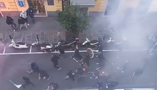 Spezia - Lazio, scontri tra tifosi prima della partita: le forze dell'ordine intervengono in centro città