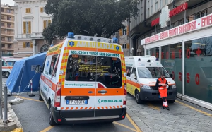 Genova, ennesima aggressione in ospedale: ubriaco sferra un pugno ad un infermiere del Galliera