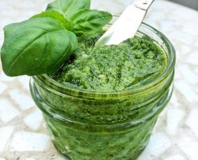 Pesto made in Usa spacciato per genovese: sequestrato in porto un carico di oltre sette tonnellate
