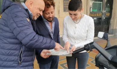 Circola a Genova lo storico scooter di Lucio Dalla, la cui ultima canzone fu scritta per la Comunità di don Gallo