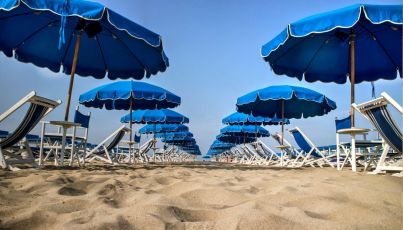 Balneari, la Corte di Giustizia Europea: "No al rinnovo automatico delle concessioni. Necessaria procedura imparziale e trasparente"