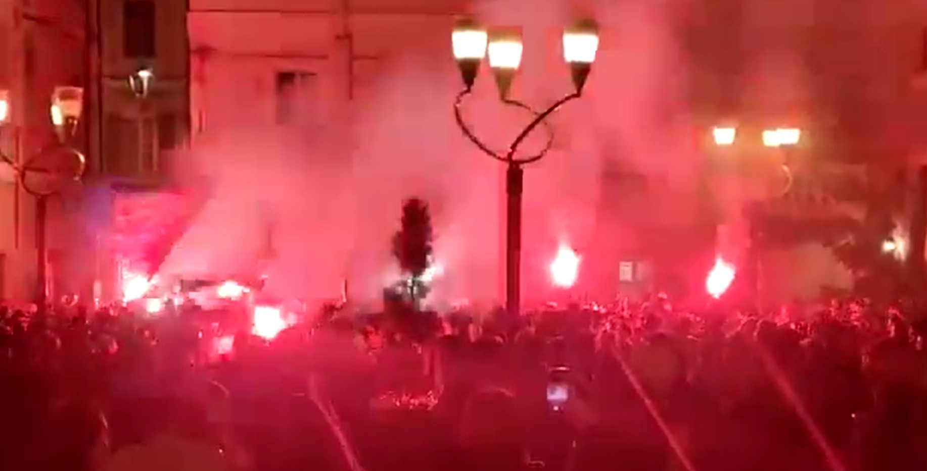 Sanremo, notte di festa per i tifosi del Basilea dopo la vittoria con il Nizza in Conference League