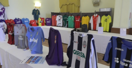 Genova, il fascino delle maglie storiche di Genoa e Sampdoria al Mediterranee di Pegli