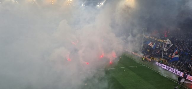 Sampdoria-Spezia 1-1: gol di Amione e pareggio di Verde. Fumogeni in campo dalla Sud, partita sospesa e poi ripresa