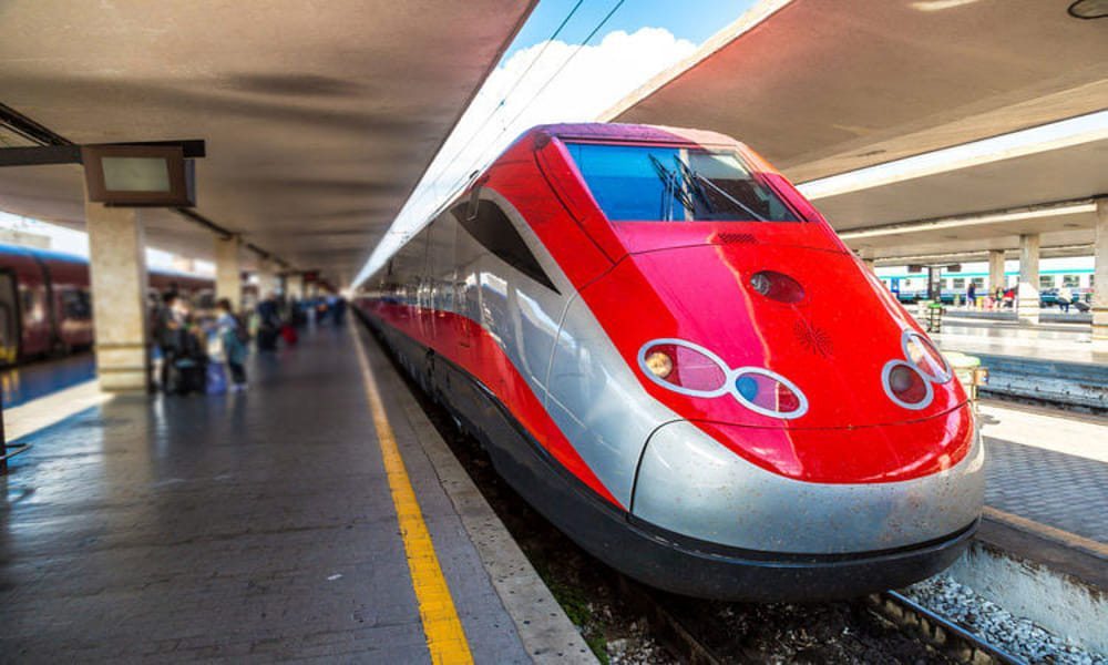 Per i ponti di primavera gli italiani scelgono il treno: prenotazioni aumentate del 15% rispetto allo scorso anno