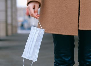 Ordinanza su tamponi e mascherine, Toti e Gratarola: "Giusto allentare le norme, Regione pronta a elaborare un documento operativo"