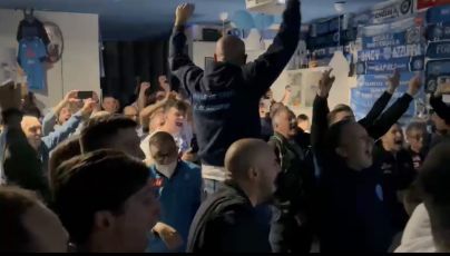 Il Napoli è campione d'Italia dopo 33 anni, anche a Genova esplode la festa