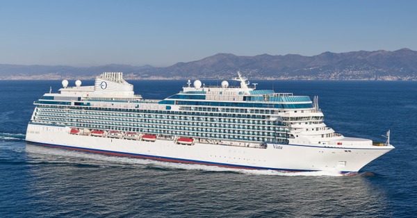 Sestri Ponente, in porto la nuova nave da crociera "Vista" consegnata da Fincantieri: fa parte della flotta di "Oceania Cruises"