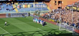 "Giù le mani dalla Sampdoria": al Ferraris la squadra 'canta' con gli ultras prima della partita con il Torino