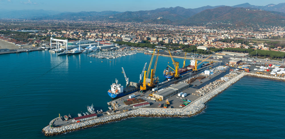 Porto di Carrara: un ruolo fondamentale nell'economia internazionale e nella comunità locale