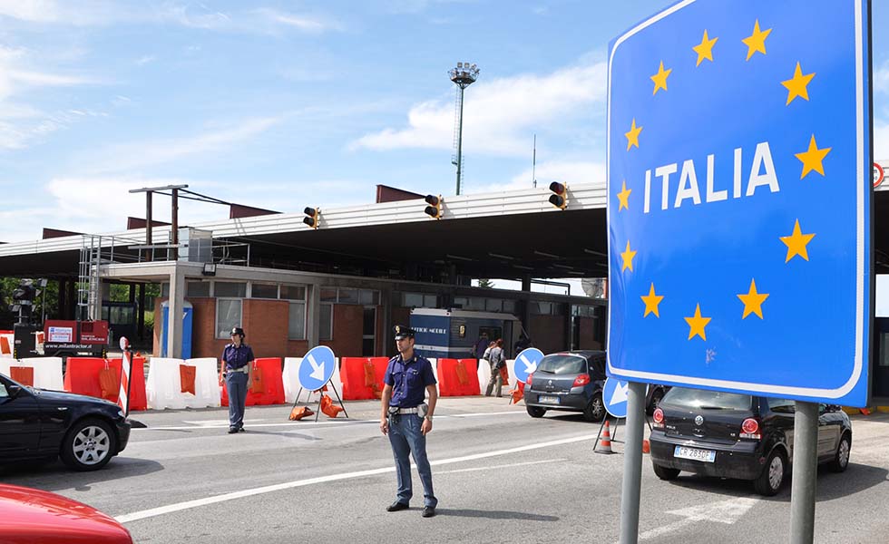 Ventimiglia, controlli a campione tra i mezzi pesanti per i flussi migratori. Roberto Parodi, segretario Fai: "Frontalieri preoccupati per i ritardi"