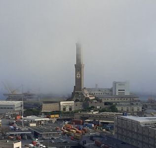 Genova, riecco la 'Caligo': la nebbia avvolge la costa della città