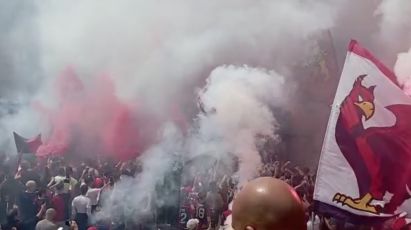 Genoa, obiettivo Serie A. I tifosi caricano la squadra: cori, fumogeni e bandiere per accompagnare il pullman al Ferraris