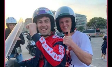 Festa Genoa, Gudmundsson resta a piedi: un tifoso gli da un passaggio fino a casa