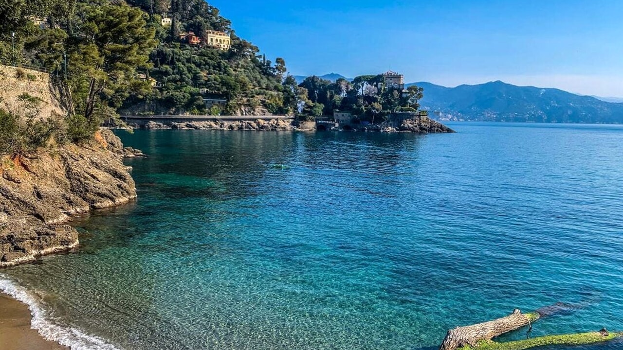 Liguria in cima alla classifica delle "Bandiere Blu", il presidente Toti: "Mare pulito e un'accoglienza di qualità a basso impatto ambientale"