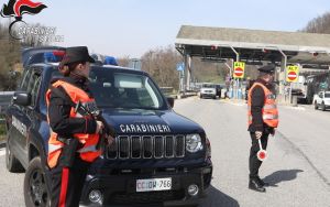 Altare, 50enne raggirato sul web per l'acquisto di un palmare: i Carabinieri identificano il truffatore in provincia di Napoli