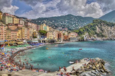 Liguria, numeri record per il turismo previsti anche per il ponte del 2 giugno. Toti: "Molte prenotazioni anche dagli Stati Uniti"
