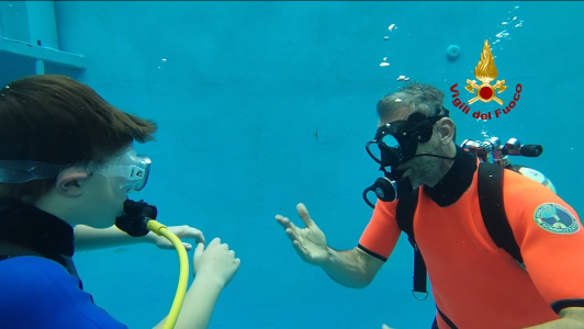 Festa dello Sport, 150 bambini si sono cimentati in una breve immersione con i sommozzatori