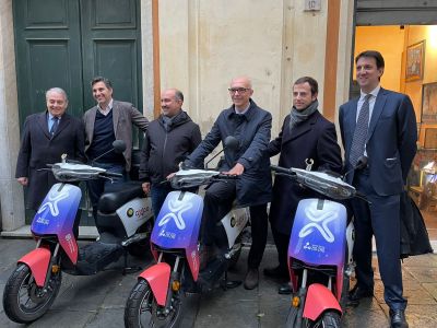 Genova, stop al servizio di scooter a noleggio. L'assessore Campora: "Siamo contrariati, ci muoveremo per vie legali”