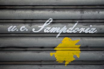 Sampdoria, tifosi in fibrillazione per la foto di una saracinesca abbassata pubblicata dalla società sui social media ufficiali