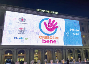 Genova, Palazzo della Regione e fontana di De Ferrari si illuminano di fucsia e azzurro per le Olimpiadi di ‘Crescere Bene’