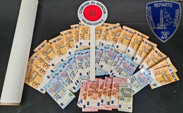 Genova, operazione antidroga in via Balbi: arrestato uno spacciatore dalla Polizia Locale