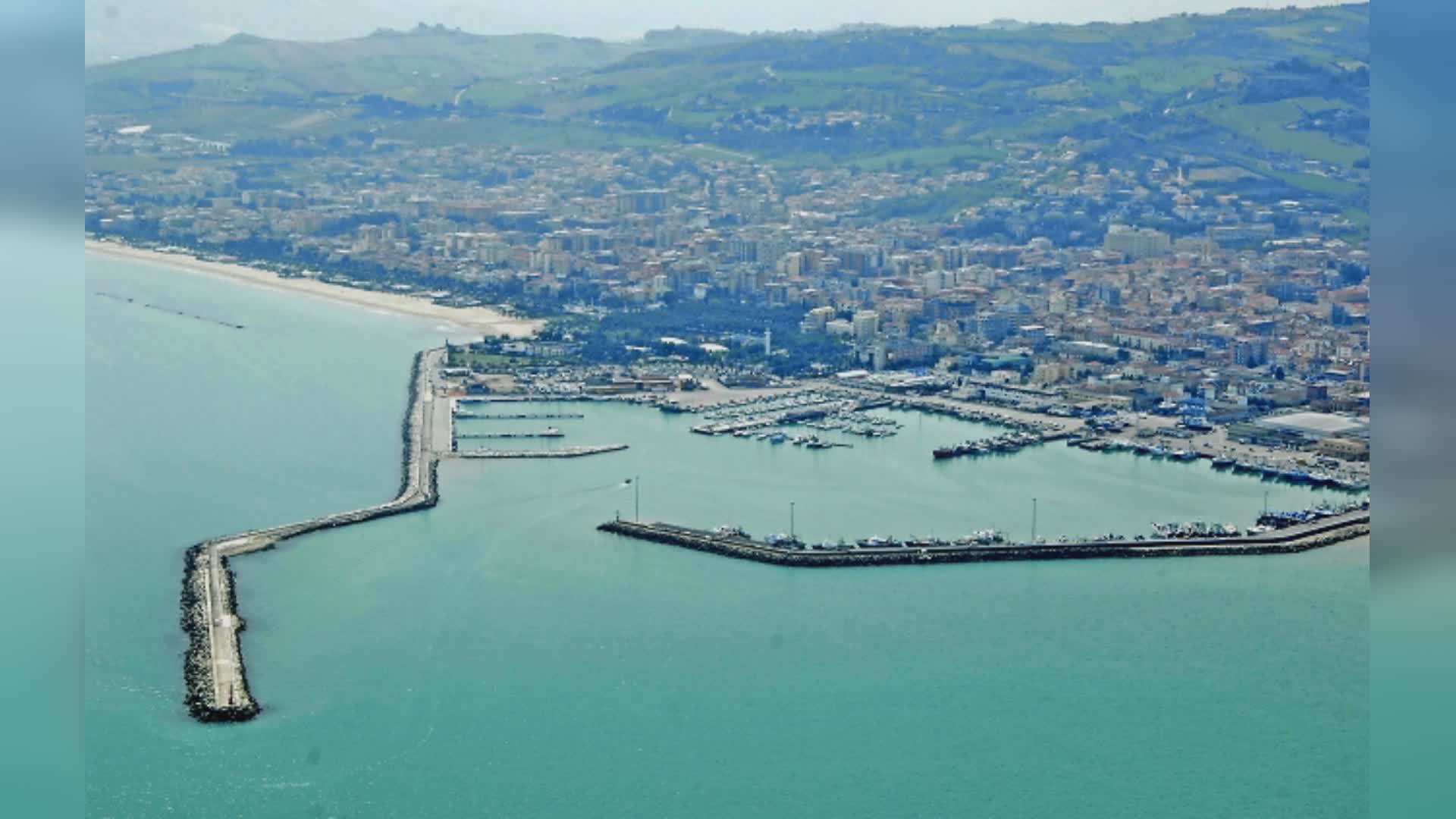 Porto di San benedetto del Tronto: parte il dragaggio dell'imboccatura dello scalo