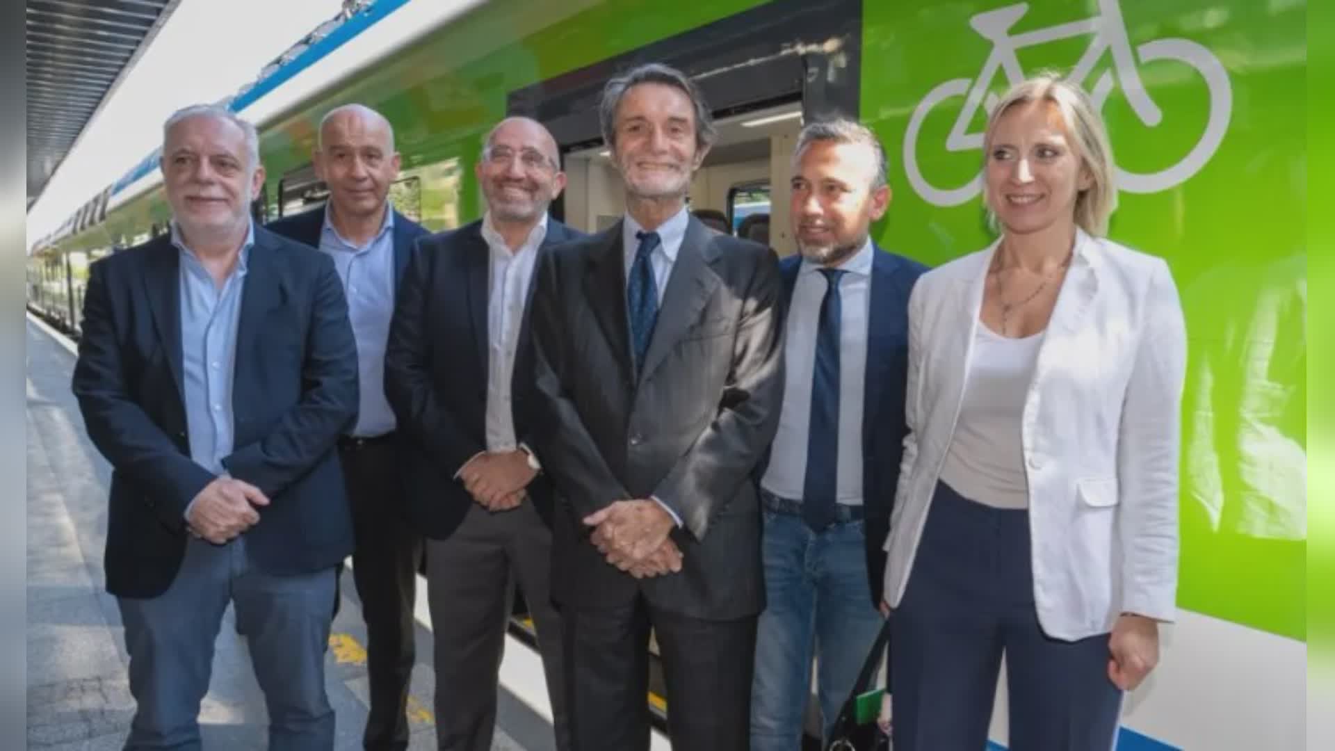 Lombardia, presentato treno n. 111. Il presidente Fontana: "Entro 2025 in servizio tutti nuovi treni"