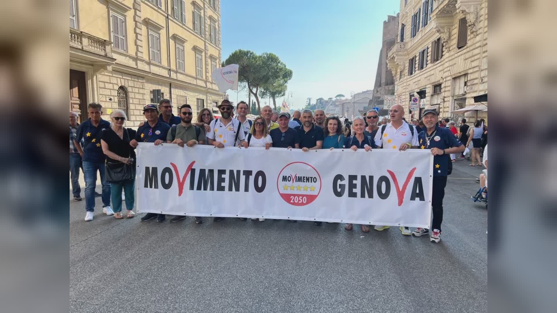 "Basta vite precarie", anche i M5S di Genova alla manifestazione di Roma