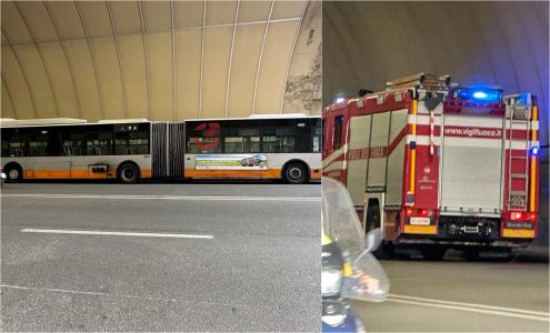 Genova, veicolo in fiamme nella galleria Colombo: disagi al traffico