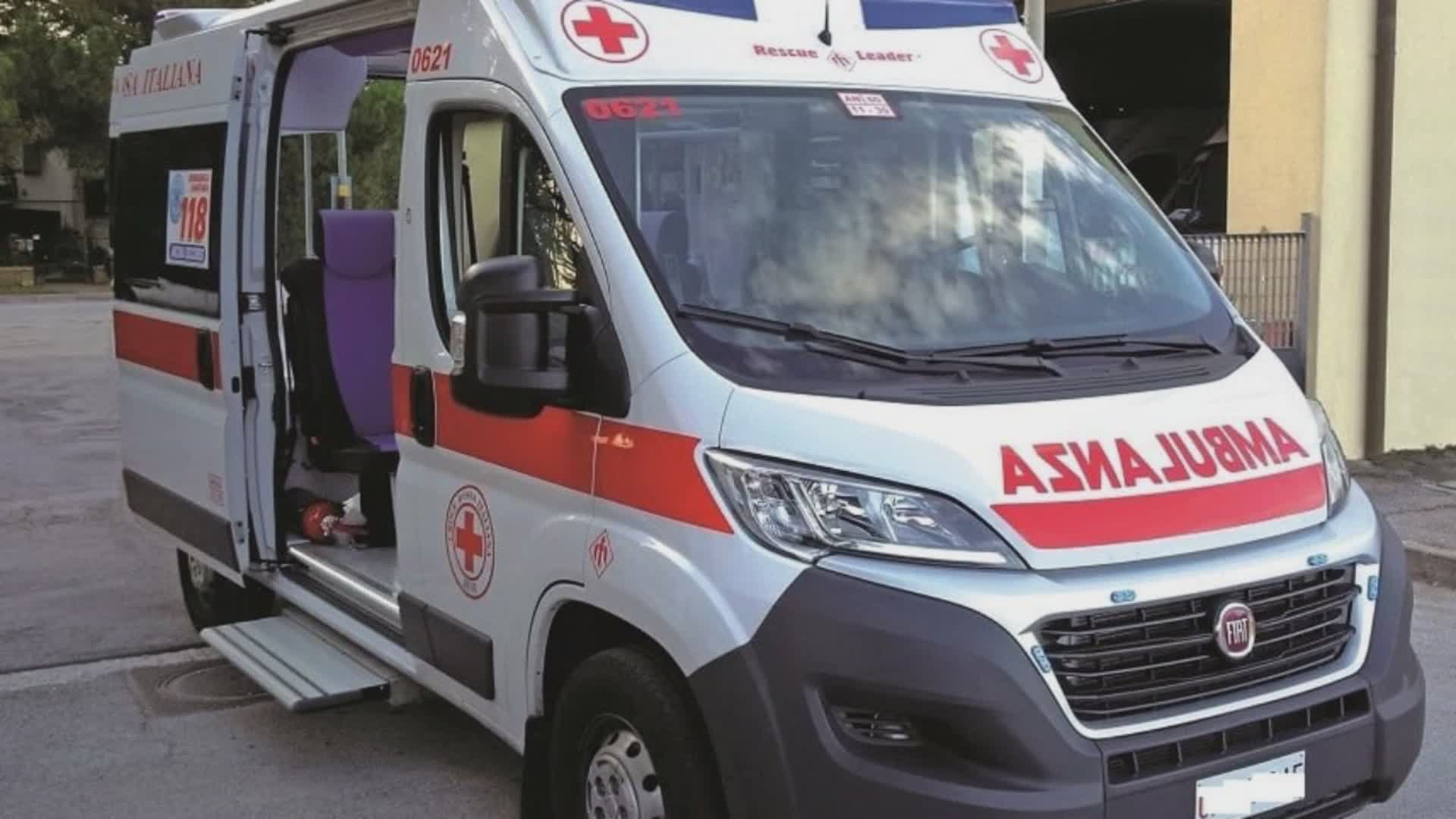 Genova, nuovo incidente sul lavoro nel giorno dell'incontro sulla sicurezza nei cantieri: operaio cade da 3 metri