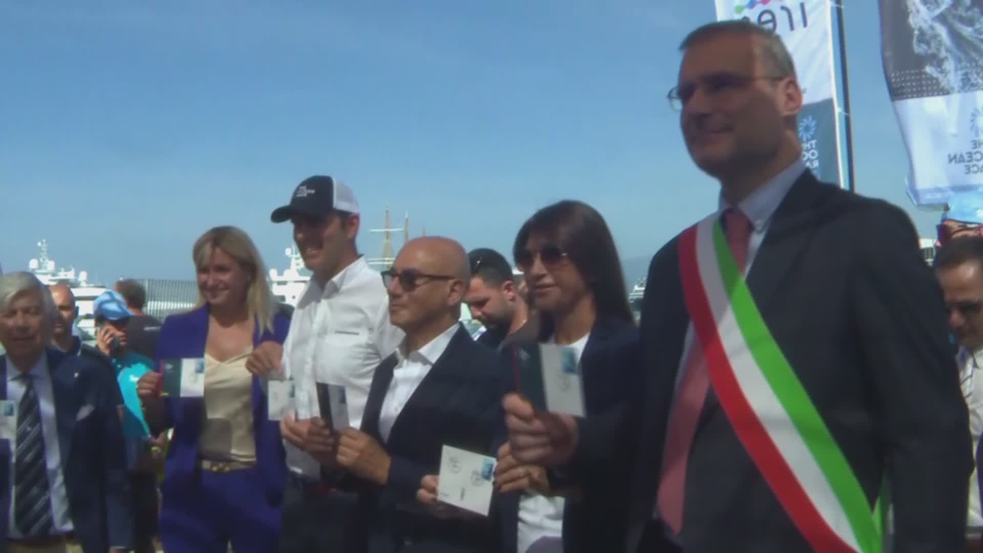 Inaugurato l'Ocean Live Park. Micillo: "Epocale che questa regata sia arrivata nel Mediterraneo e a Genova"