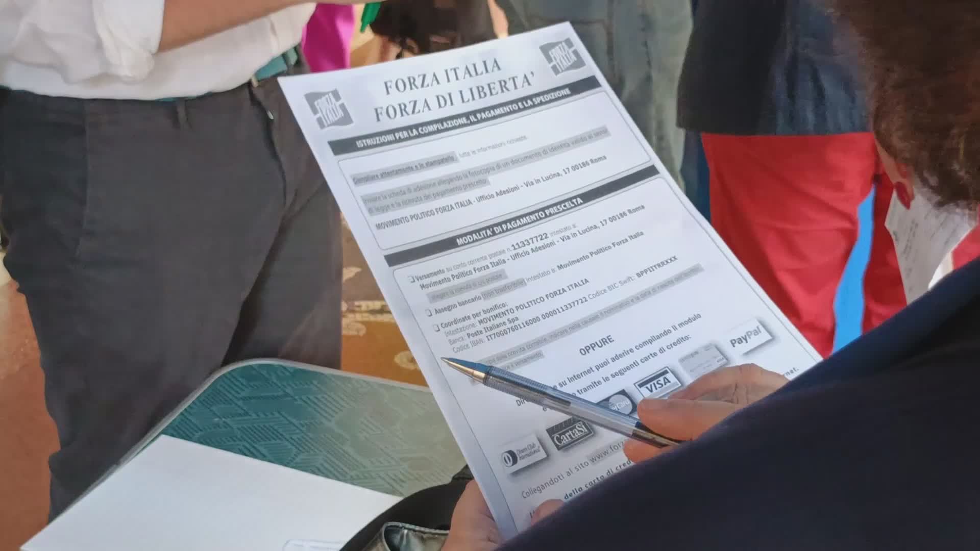 Il vicepremier Tajani in visita a Genova: "Nonostante la ferita che ha subito il partito di Forza Italia è in salute"