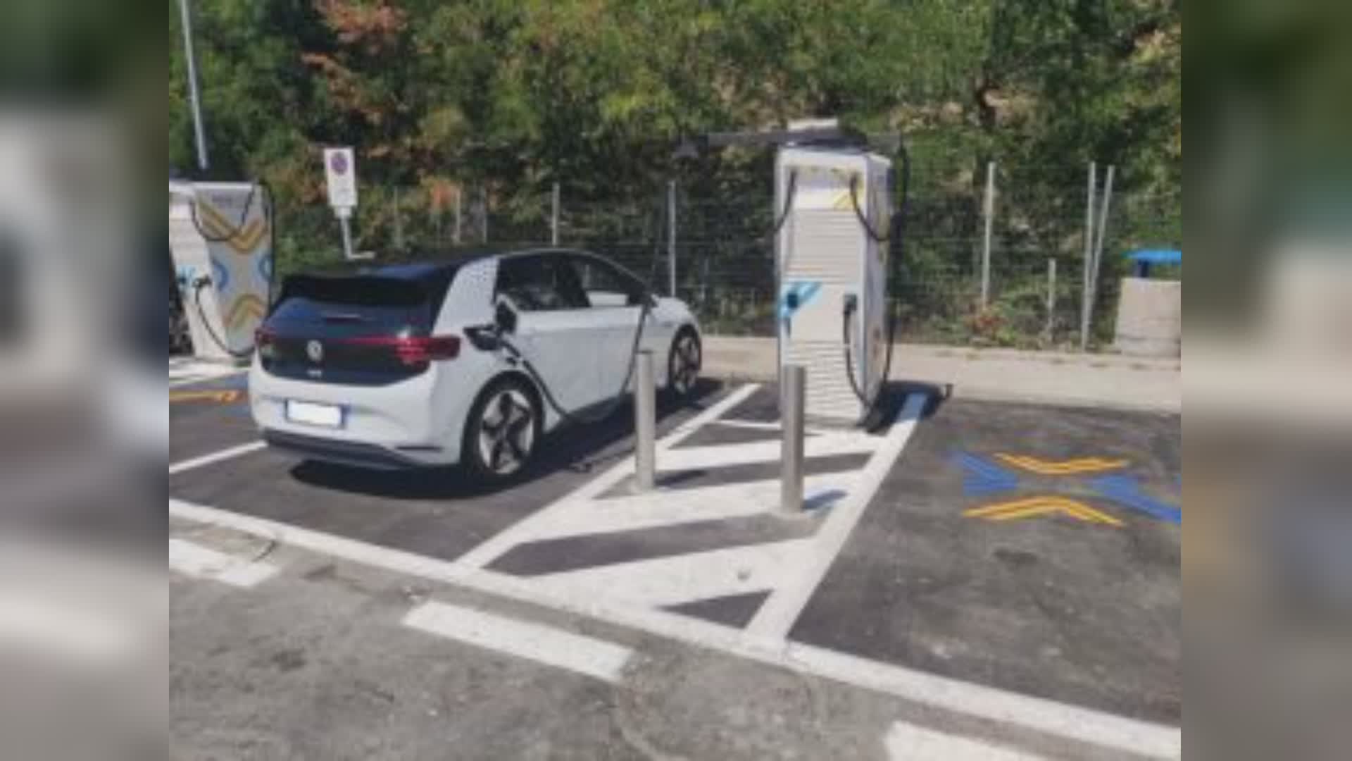 Vado Ligure, nasce stazione di servizio per camion elettrici alimentata da impianto eolico