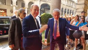 Genova accoglie il Principe Alberto II di Monaco: le immagini dell'arrivo all'Hotel Bristol in via XX Settembre