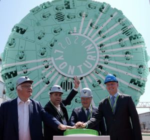 Ferrovie, presentata la prima delle sette frese per lo scavo del tunnel di base della Torino-Lione