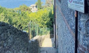 Portofino, la passeggiata dal centro del paese a Villa dell'Olivetta sarà dedicata a Silvio Berlusconi