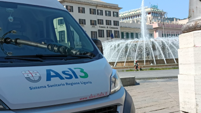 Genova, in piazza De Ferrari torna l'ambulatorio mobile contro il caldo estivo