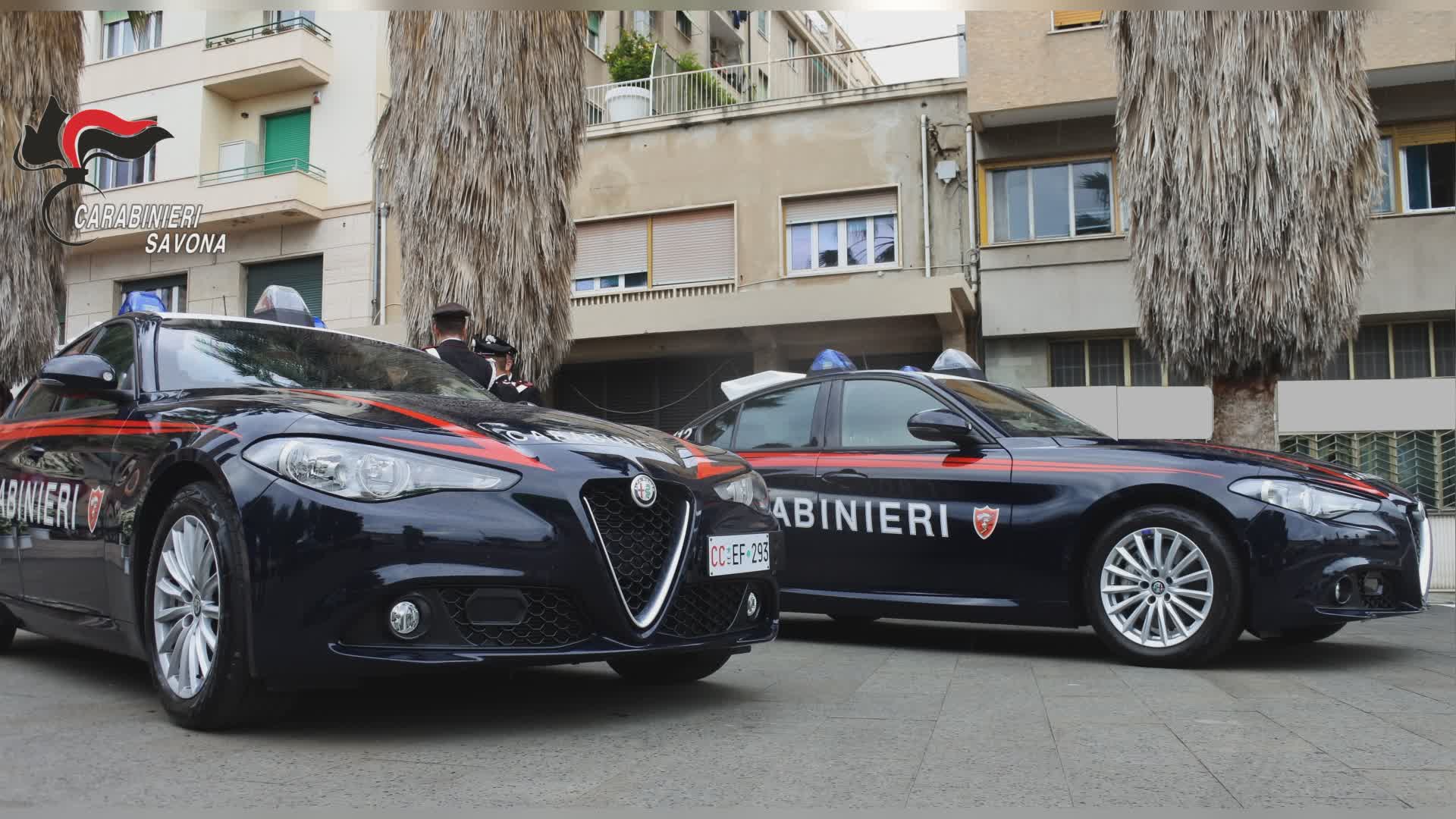Savona: ubriaco provoca incidente, scappa e minaccia gente in strada, arrestato