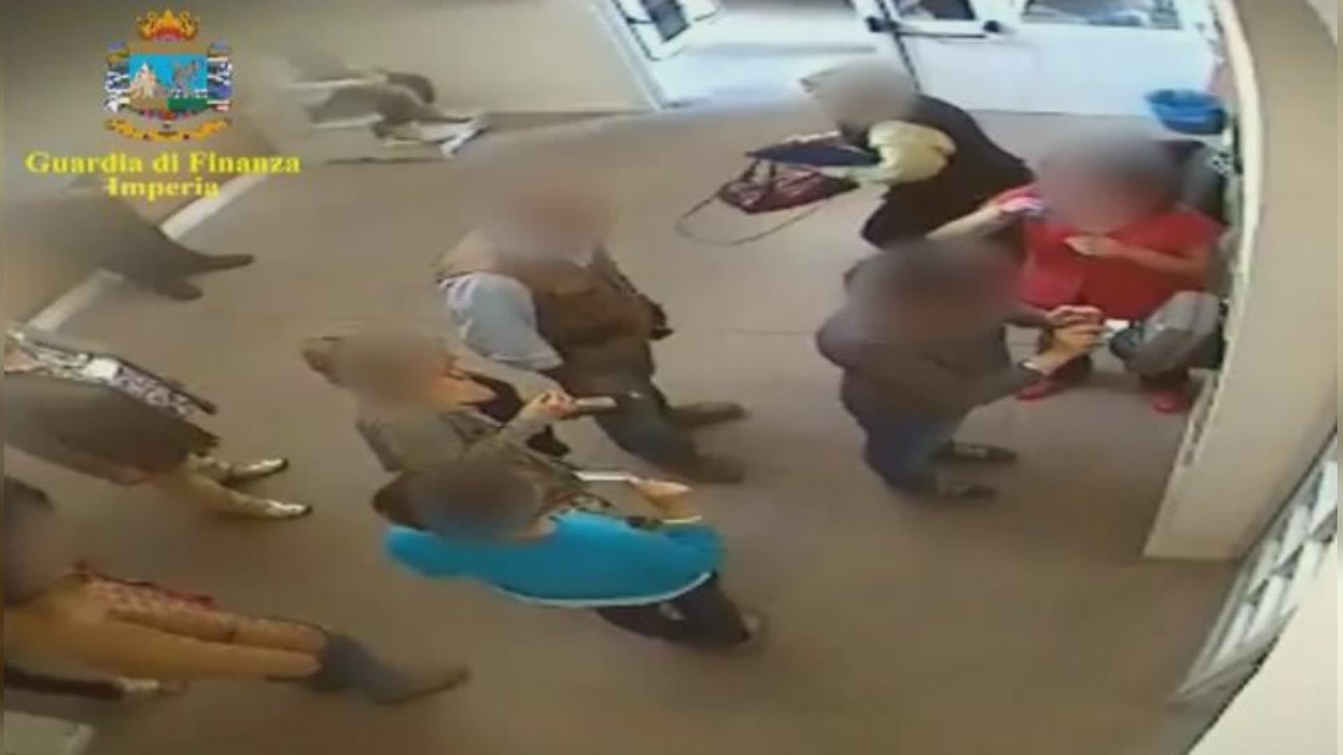 Sanremo, "furbetti del cartellino": Comune costretto a riassumere dipendente licenziato