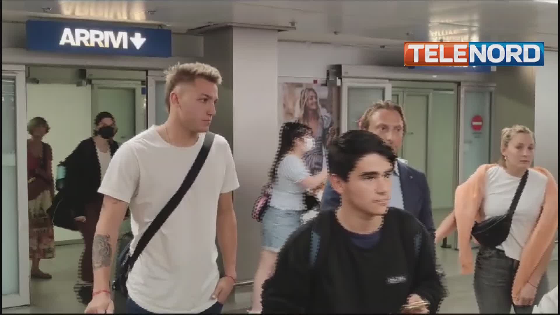 Calciomercato Genoa, Retegui sbarca in Italia: "Sono molto contento, un sogno essere qui". Le immagini dell'arrivo a Milano (VIDEO)