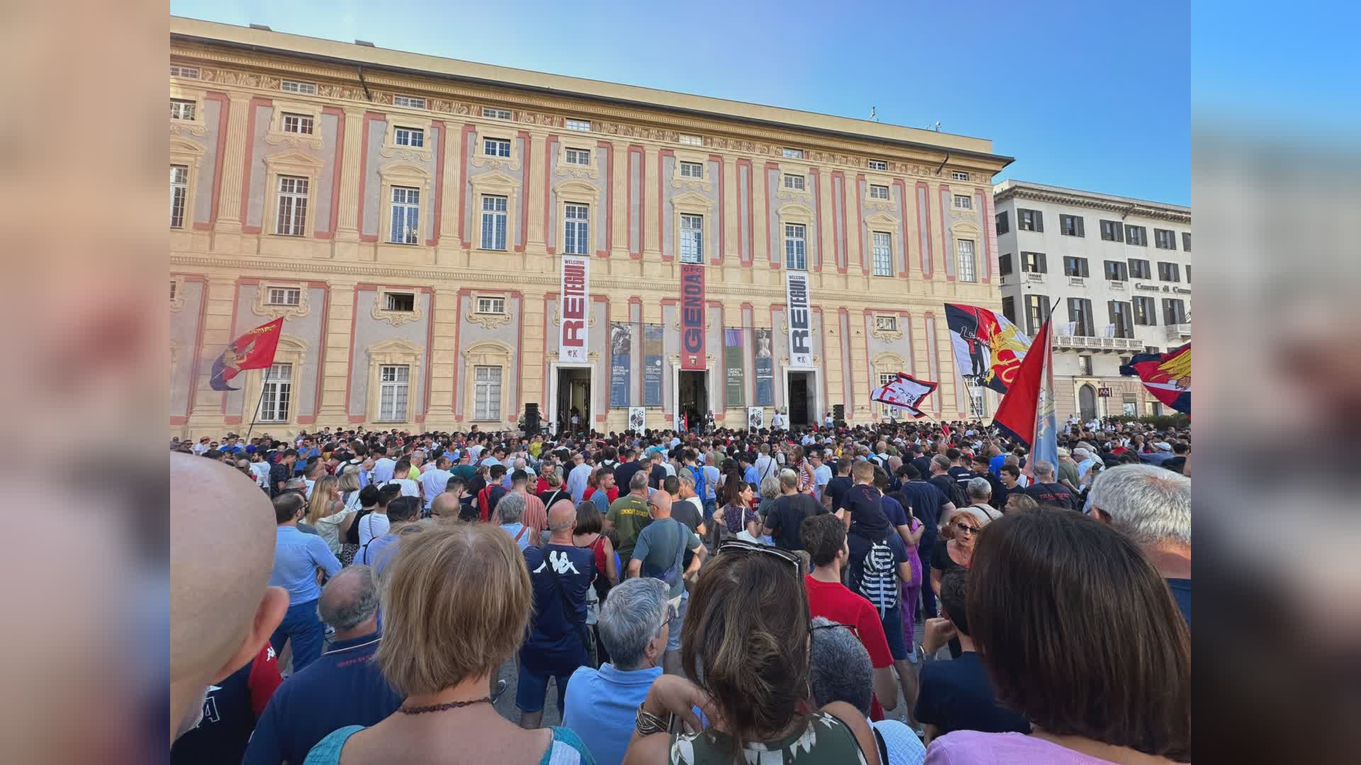 Genoa: Retegui, folla a De Ferrari per il nuovo idolo della Nord ...
