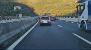 Genova, ancora disagi in autostrada: 3km di coda tra Est e Nervi per veicolo in avaria