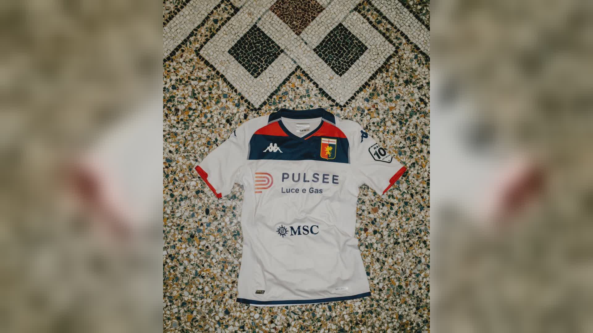 Genoa, svelata la nuova maglia da trasferta: evoca la divisa del 1986, con un omaggio ai 130 anni