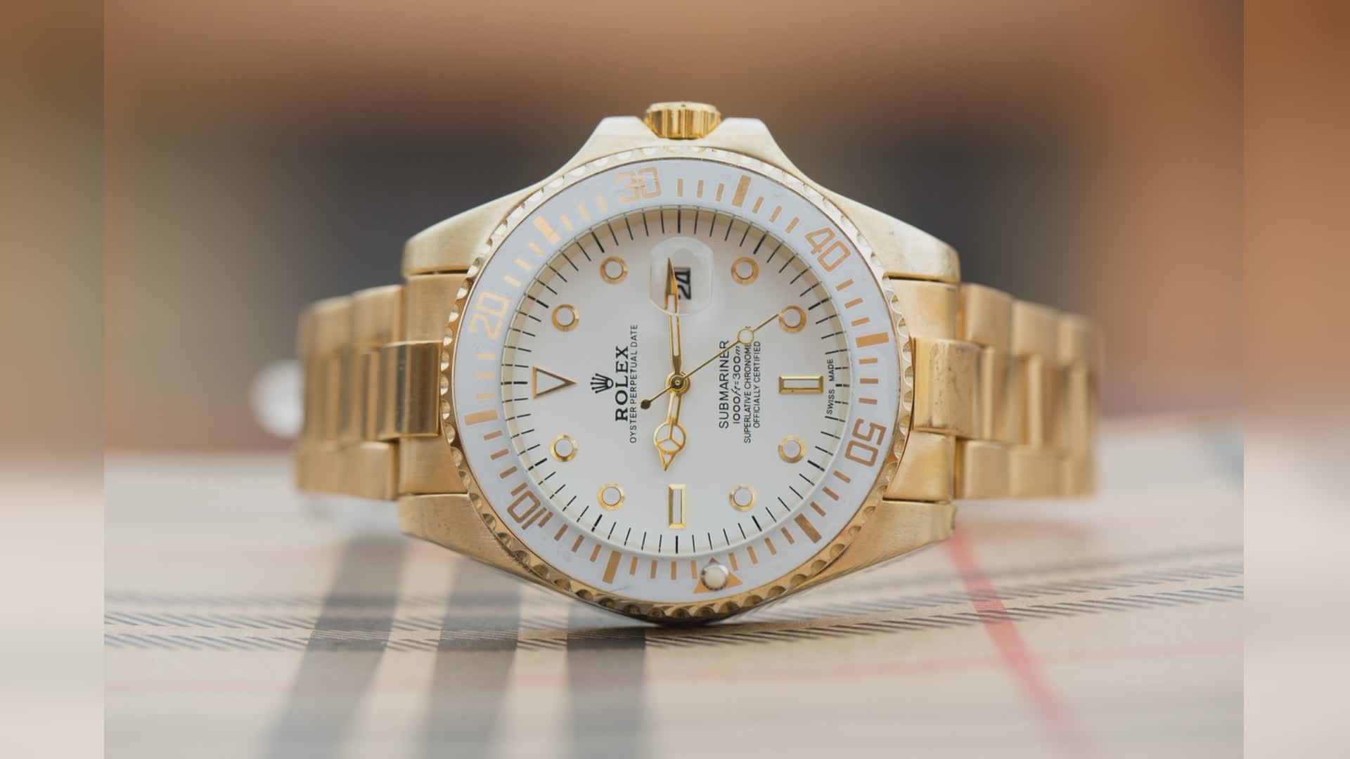 Rapallo, rubano orologio da 5mila euro a signora: denunciati due romeni