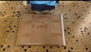 Genova, senzatetto multata in via XX Settembre inizia lo sciopero della fame: "Stavo solo dormendo". L'assessore Gambino: "Verificherò l'accaduto"