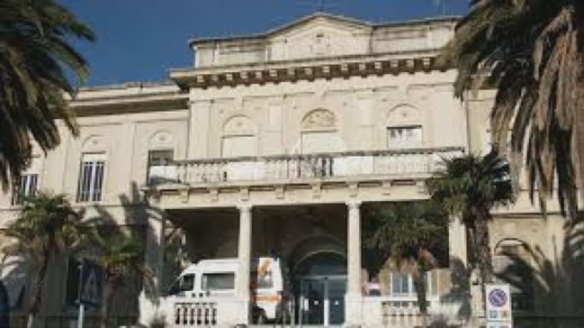 Sanremo, turista rapinato dell'orologio fuori dall'ospedale