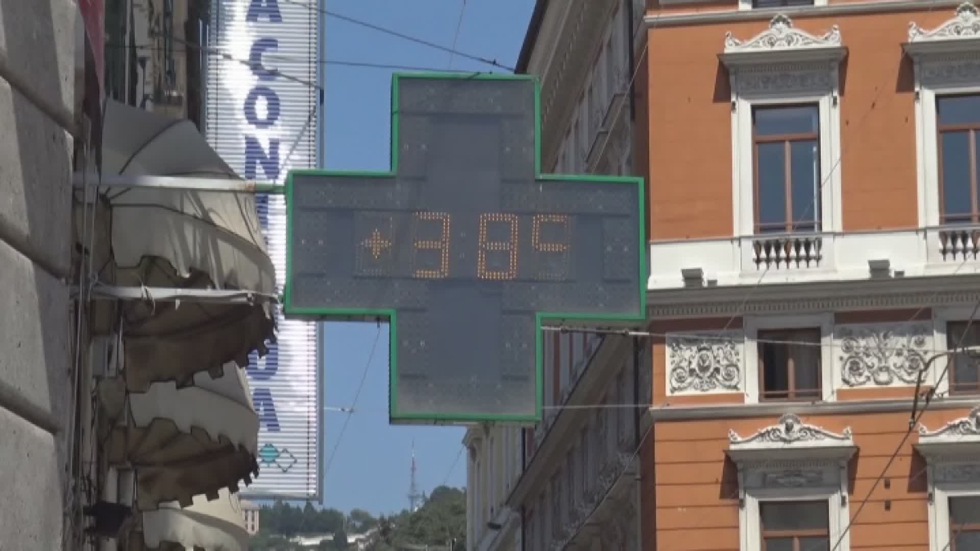 Allerta caldo in Liguria, i  consigli per combattere l'ondata di calore